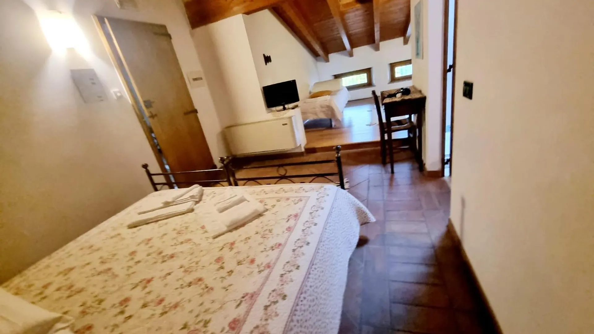 La Garzaga Turismo Rurale Ceresara 0*,  Italia