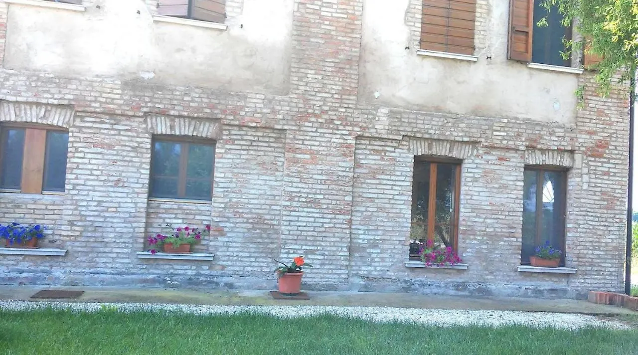La Garzaga Turismo Rurale Ceresara 0*,  Italia